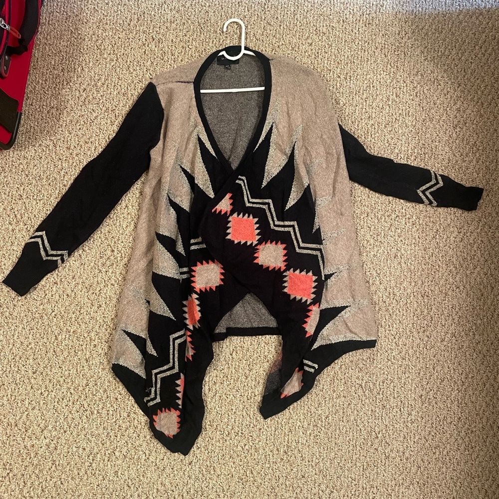 Geometric Patterned Women's Sweater - Black and Tan